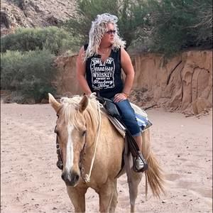 Meet your Posher, Kimmi